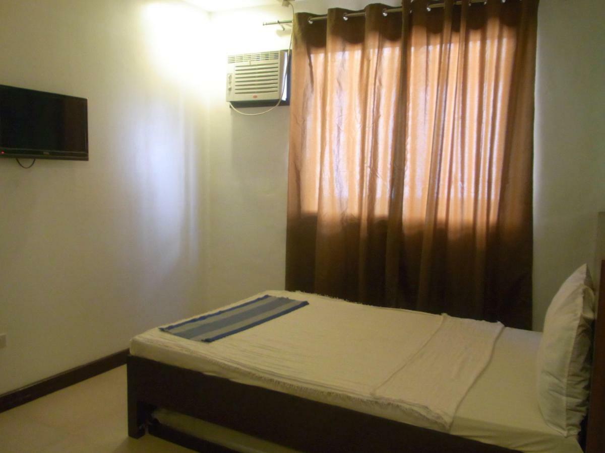 Ziur Inn Laoag Exterior foto